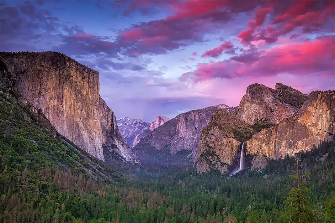 Yosemite national Park at sunset, best U.S. states